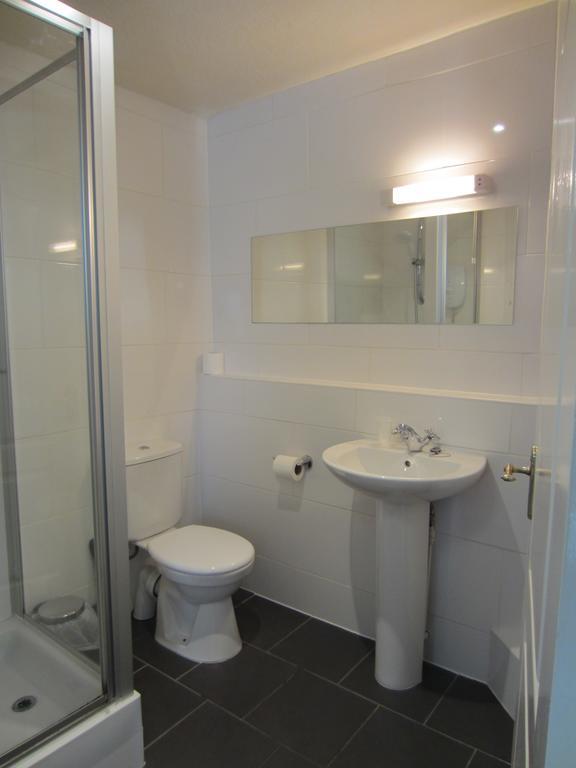 The Grail Court Hotel Burton-upon-Trent Zimmer foto